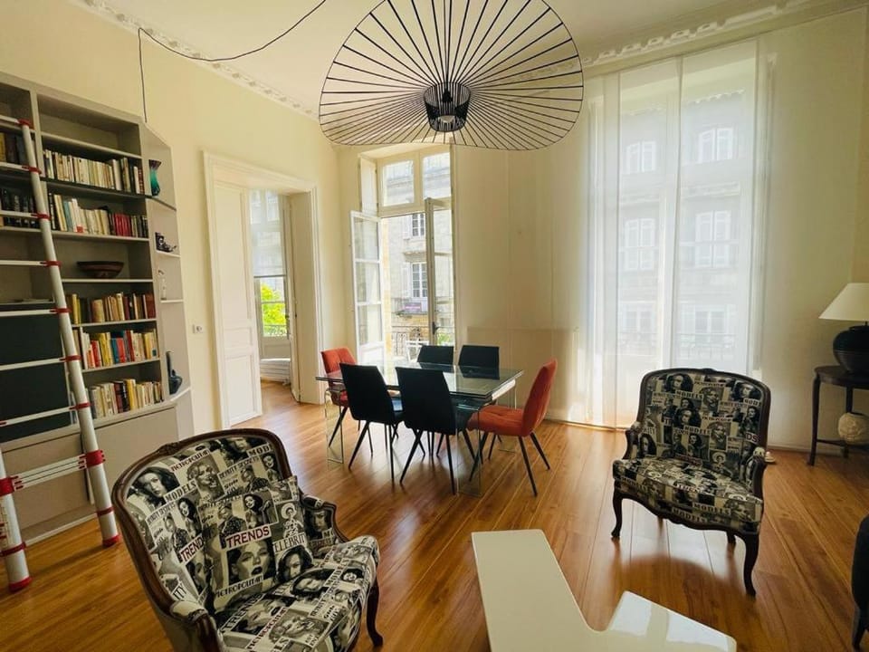 Library, Living room