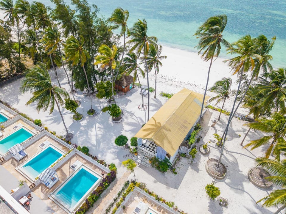 Nearby landmark, Natural landscape, Beach, Swimming pool