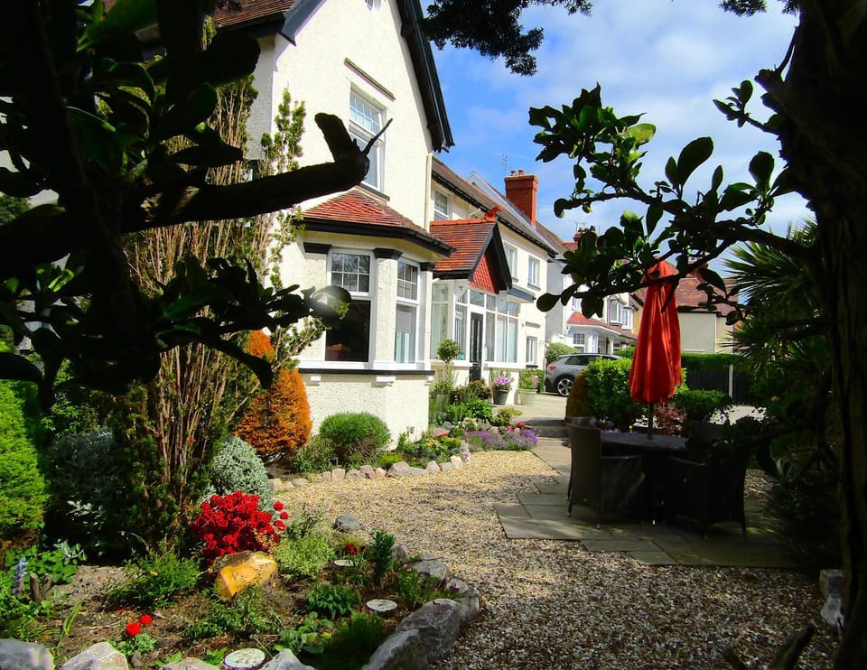 Property building, Garden, Garden, Garden view
