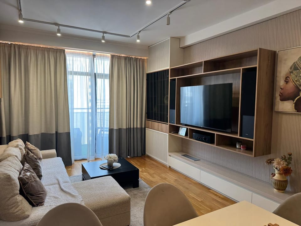 Premium Family Waterfront Apartment in Belgrade
