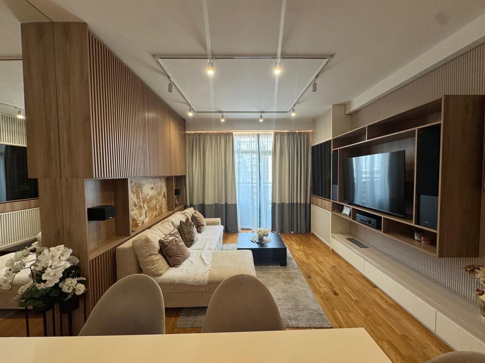 Premium Family Waterfront Apartment in Belgrade