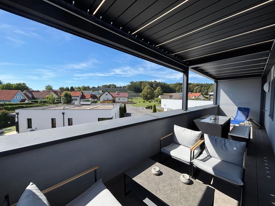 View (from property/room), Balcony/Terrace, Balcony/Terrace, Seating area