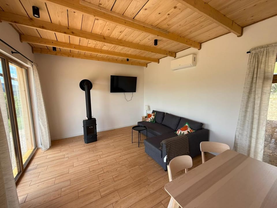 Rogaty Cottage with a hot tub, sauna, and mountain views Chalet in Lesser Poland Voivodeship