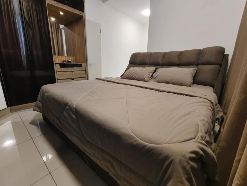 Cozy Sungai Long Homestay 5 Mins to Monkey Canopy Apartment in Hulu Langat
