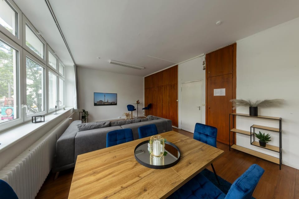 Luxury Retreat with Private Massage Chair Apartment in Berlin