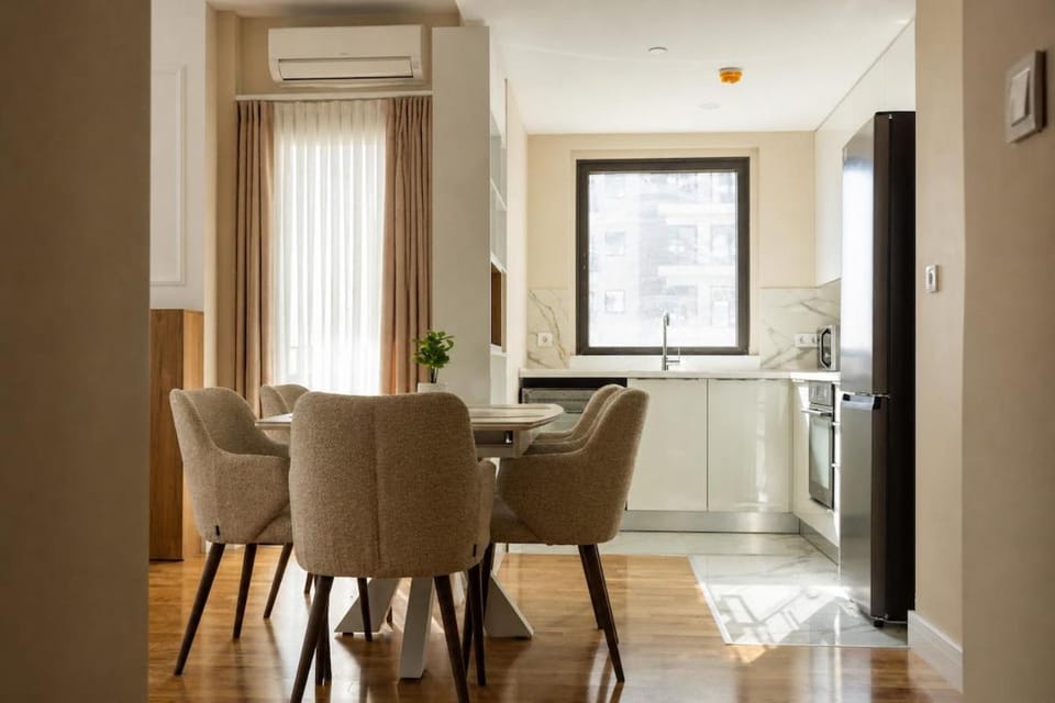 Kitchen or kitchenette, Living room, Seating area, Dining area, air conditioner