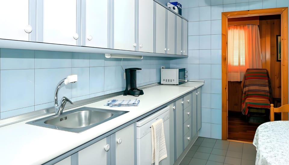Amplio Apartamento Familiar en la Zona Baja de Sierra Nevada – Ideal para 8 Personas Apartment in Sierra Nevada