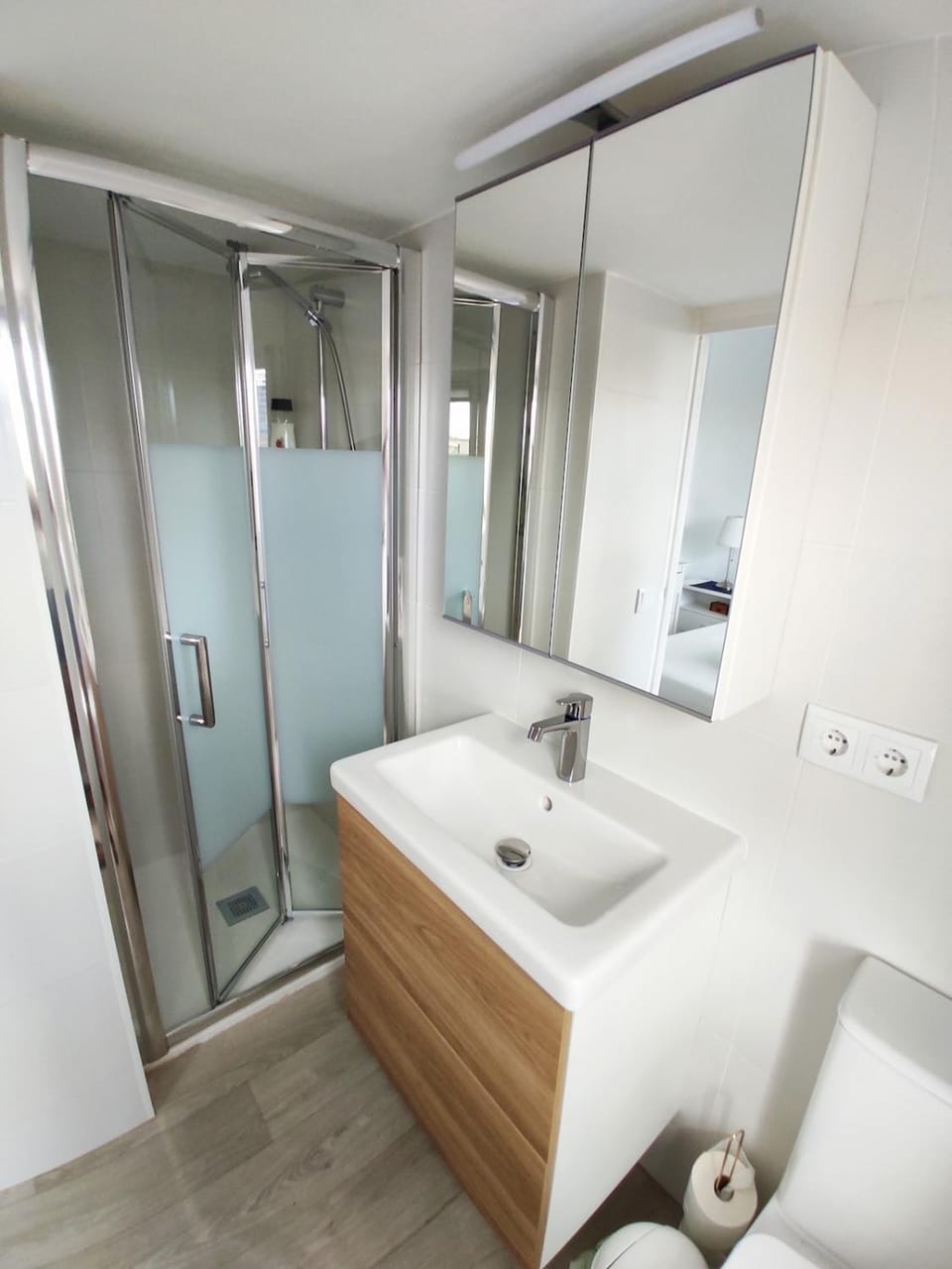 Shower, Toilet, Bathroom