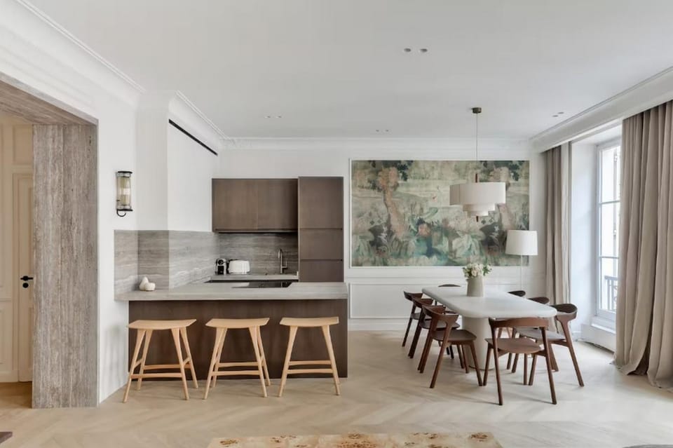 Kitchen or kitchenette, Living room, Seating area, Dining area