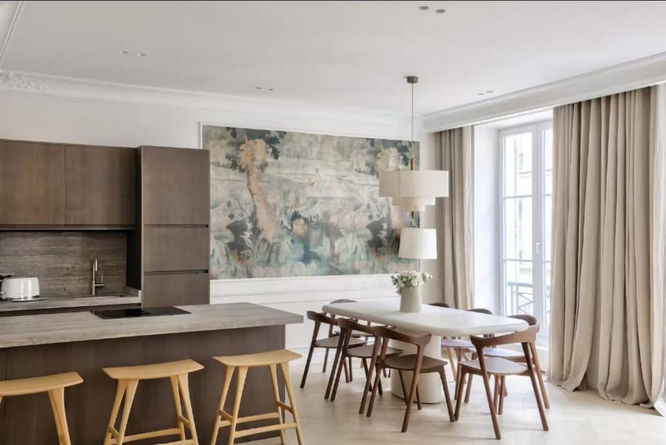 Kitchen or kitchenette, Living room, Seating area, Dining area
