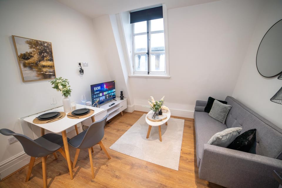 TV and multimedia, Living room, Dining area