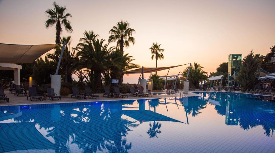 Pool view, Swimming pool, Sunrise, sunbed