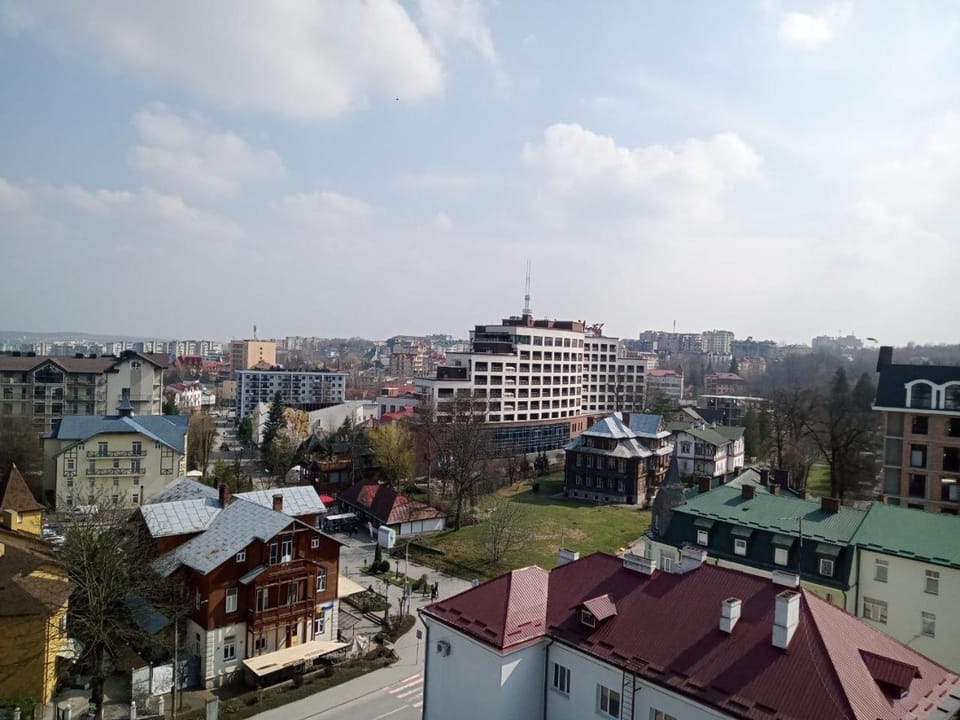 114 Імперіал, 2 кімнатні роздільні апартаменти з кухнею центр Трускавець Apartment in Lviv Oblast