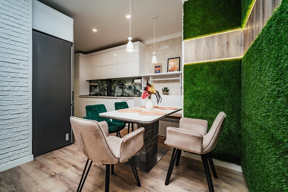 Kitchen or kitchenette, Dining area, stove