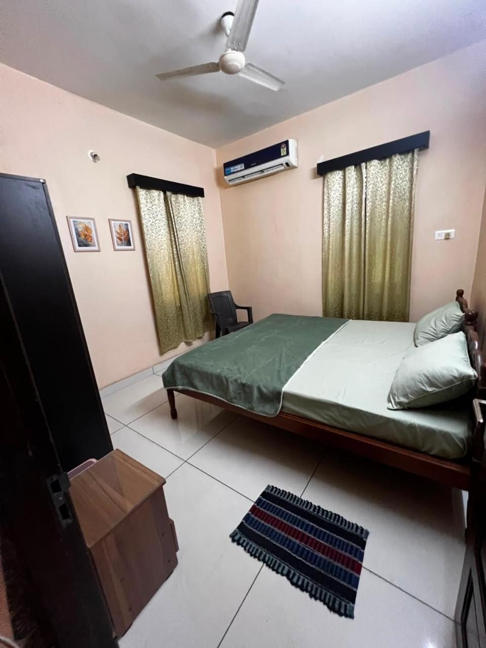 Garcha's Grand Leaf 2 BHK Family Stay in Miramar Apartment in Goa, India