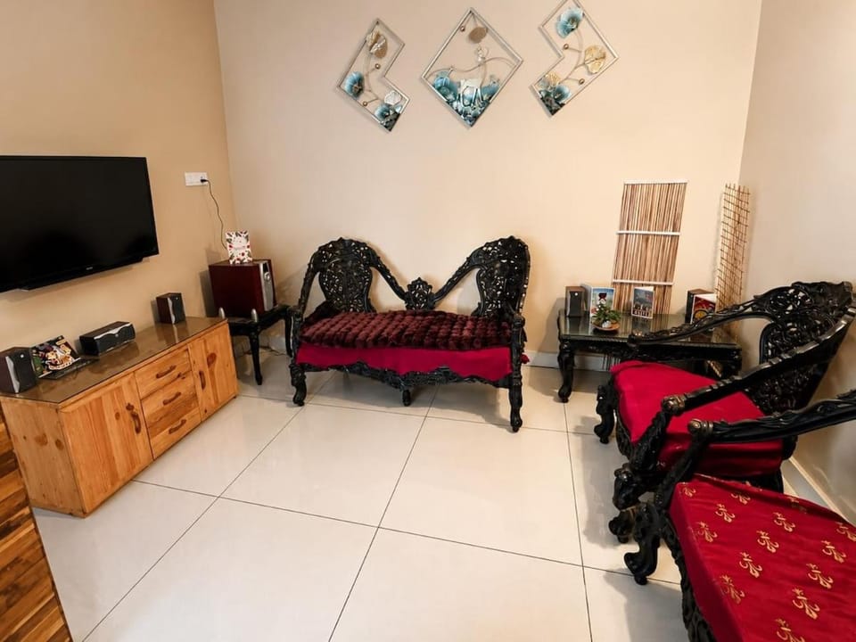 Garcha's Grand Leaf 2 BHK Family Stay in Miramar Apartment in Goa, India