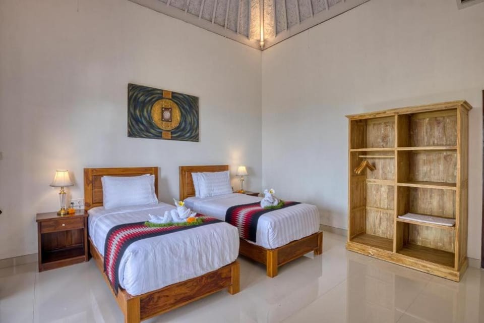 Bed, Photo of the whole room, Bedroom, towels, wardrobe