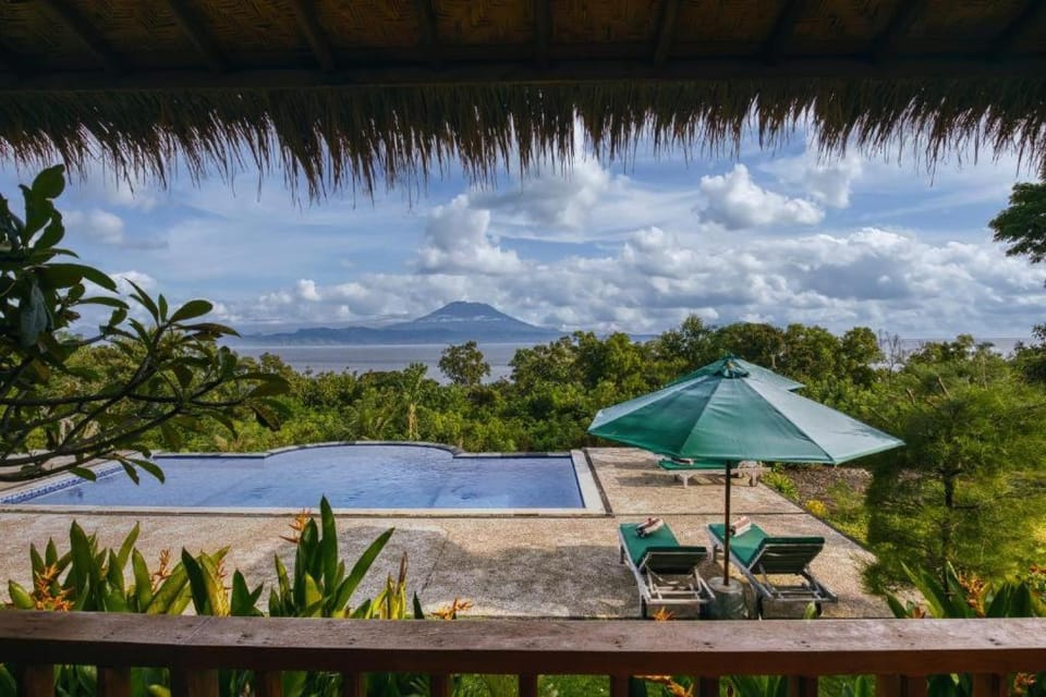 Patio, Natural landscape, View (from property/room), Balcony/Terrace, Sea view, Swimming pool, sunbed