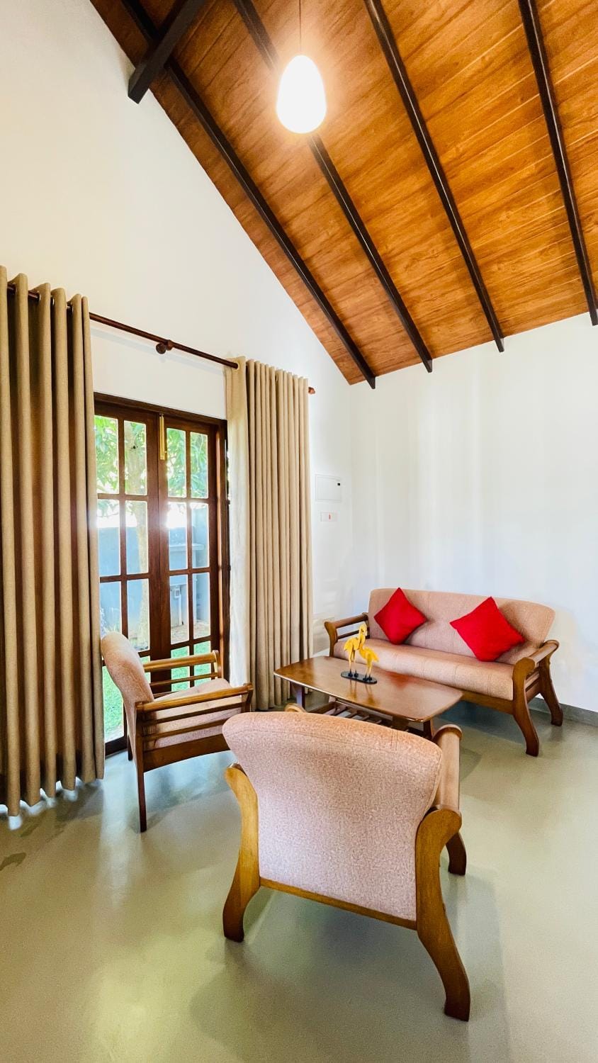 Living room, Photo of the whole room, Seating area