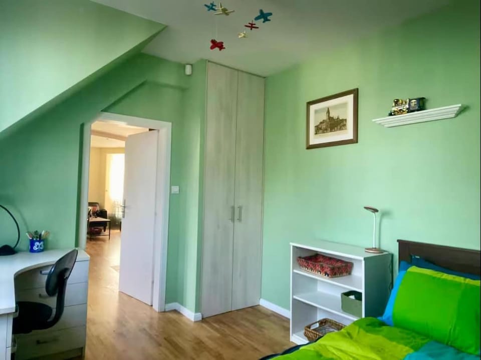 Seating area, Bedroom
