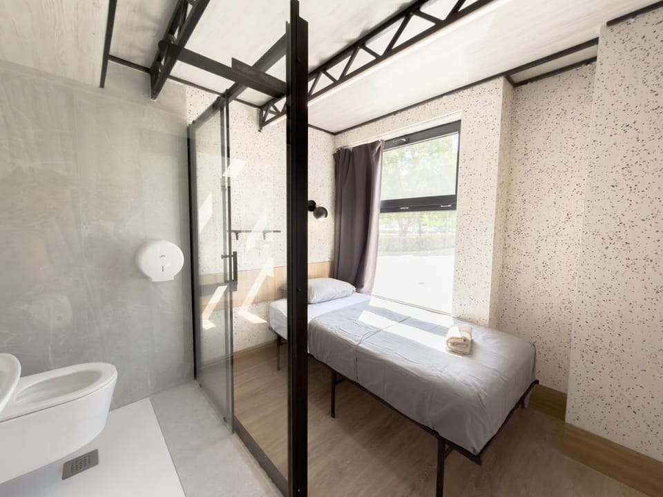 Bathroom, Photo of the whole room, Bedroom