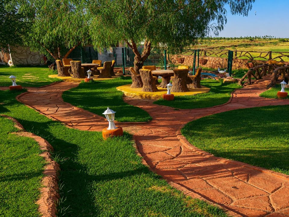 Nearby landmark, Spring, Day, Natural landscape, Garden, Garden view