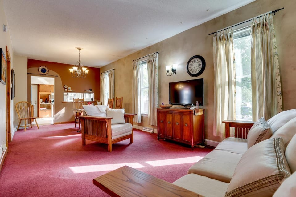 4BR Saint Paul Home w/ Private Patio House in Payne-Phalen