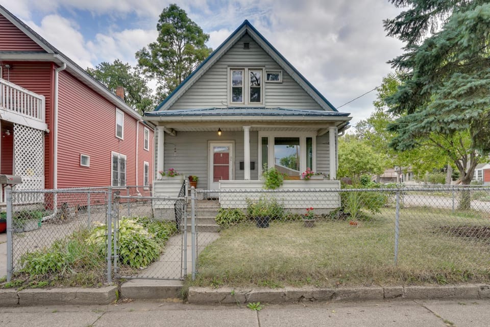 4BR Saint Paul Home w/ Private Patio House in Payne-Phalen