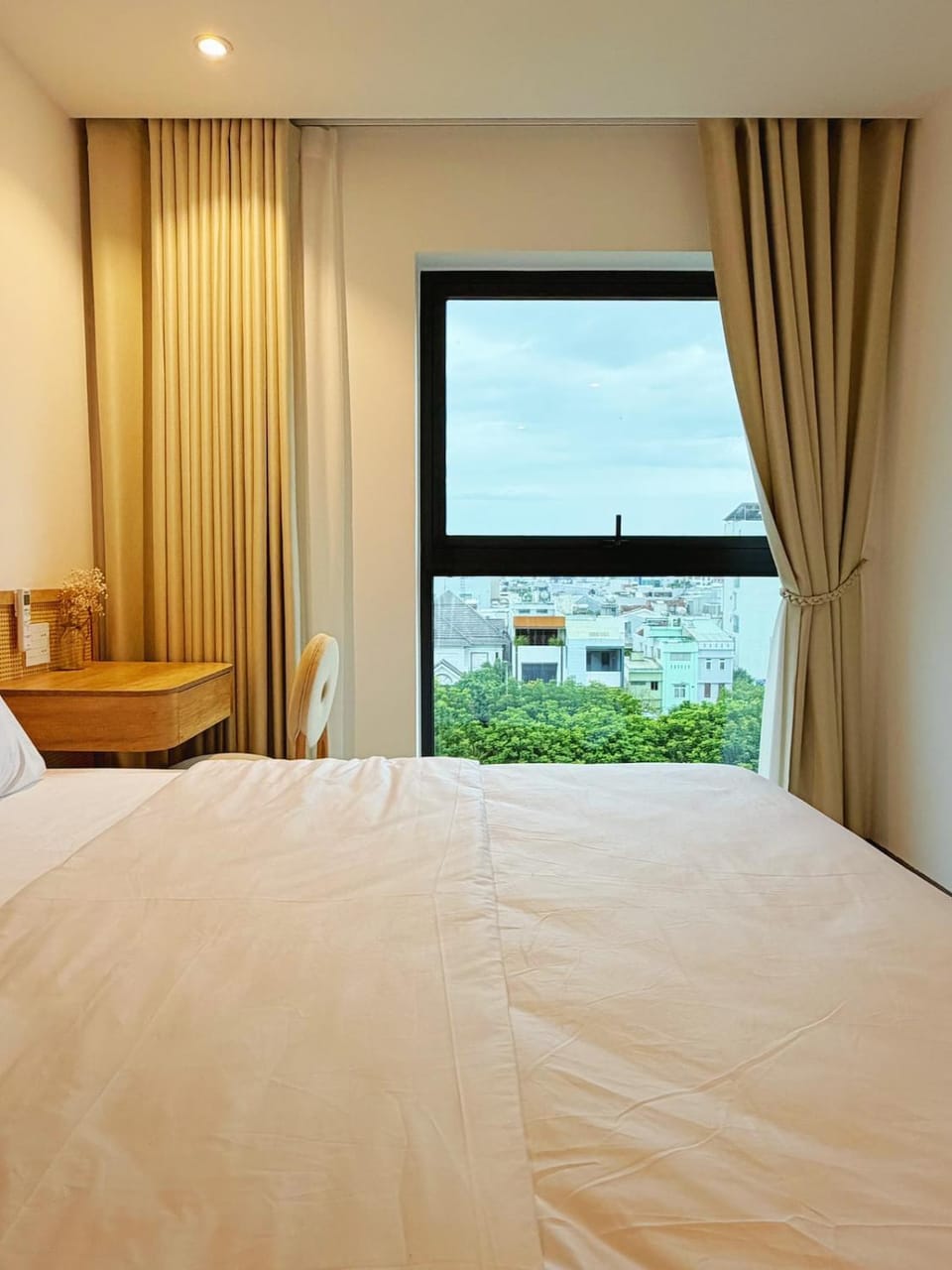 702 - La Van Residence - Dreamy City View Studio Apartment in Da Nang