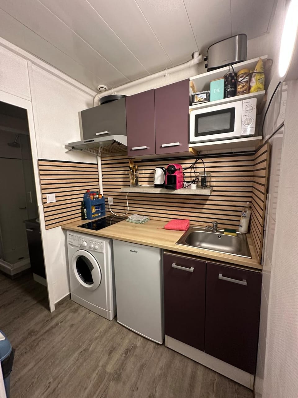 Saintes RDC studio 2 voyageurs rue piétonne Netflix Apartment in Nouvelle-Aquitaine