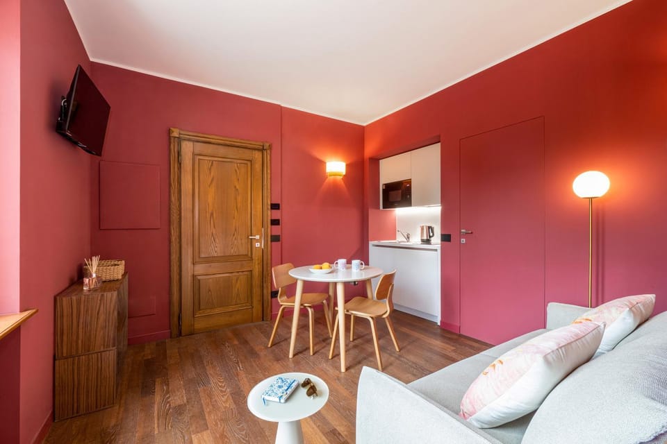 Kitchen or kitchenette, Living room, Dining area