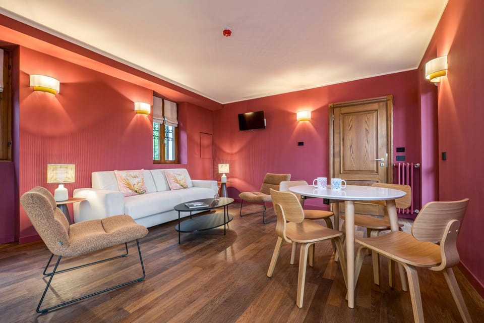 Living room, Dining area