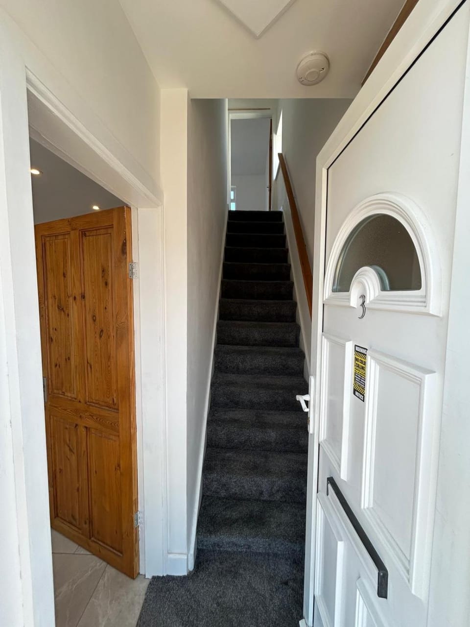 Contractor-Friendly 3 Room Stay - Spacious & Comfy Apartment in Doncaster