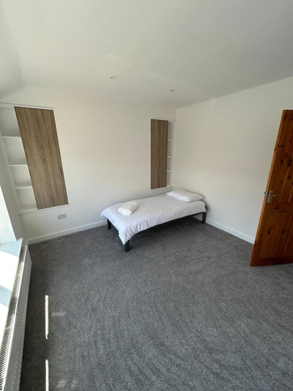 Contractor-Friendly 3 Room Stay - Spacious & Comfy Apartment in Doncaster