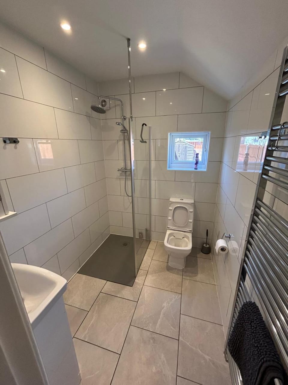 Contractor-Friendly 3 Room Stay - Spacious & Comfy Apartment in Doncaster