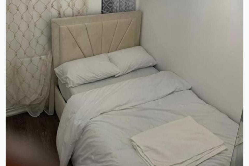 South East London 1-Bed House Sleeps 2 near Tube House in London Borough of Southwark