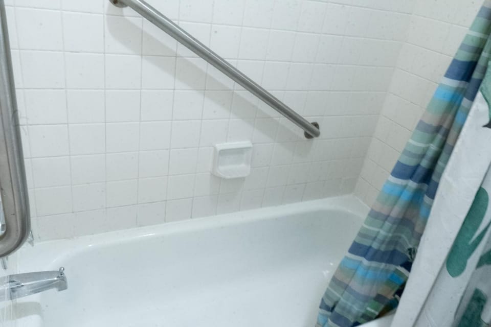 Shared Suite l Room 1 or Room 2 Vacation rental in Huntsville