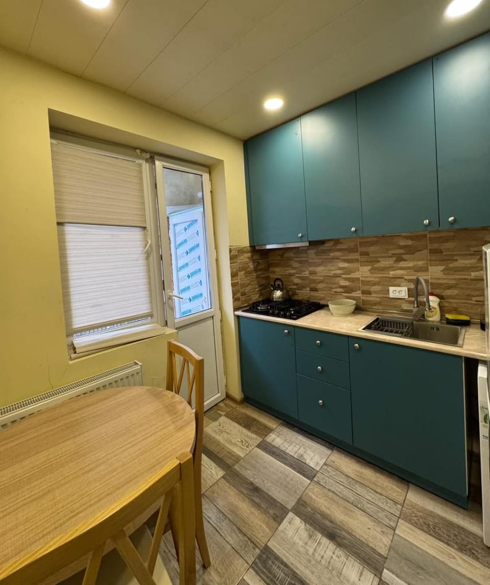 Kitchen or kitchenette, Dining area, minibar, pet friendly, stove