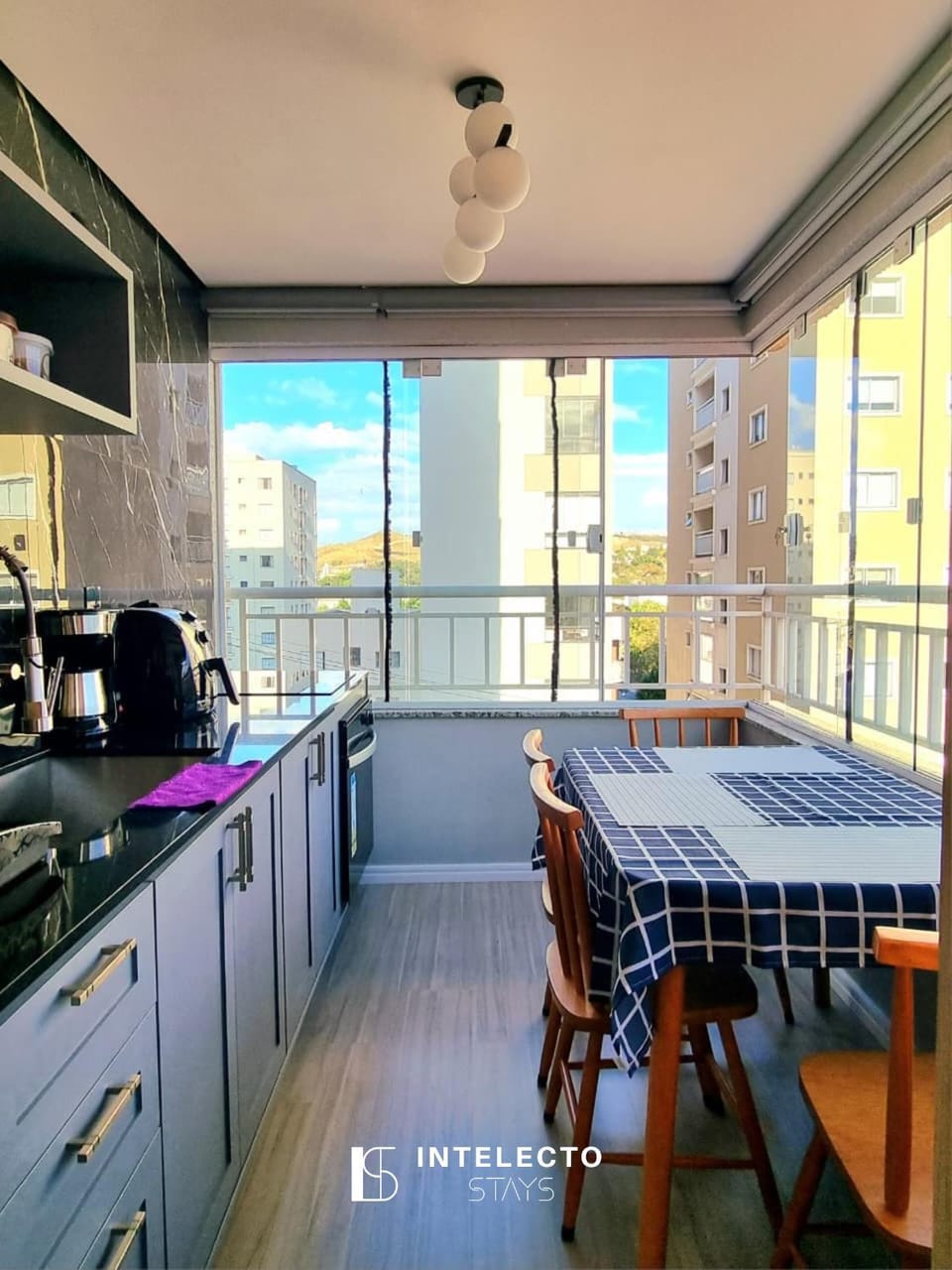 View (from property/room), Kitchen or kitchenette, Dining area, pet friendly, stove