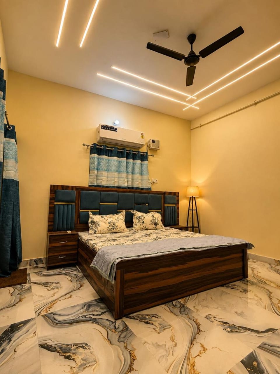 Bed, Photo of the whole room, Bedroom