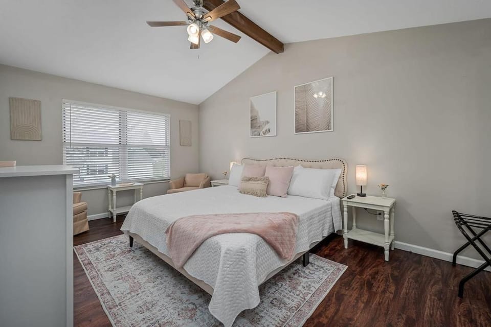 Blairs House 4 Bed 3 Bath Sleeps 8 House in St. Peters