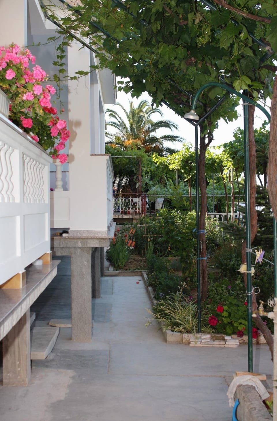 Location, children, Family