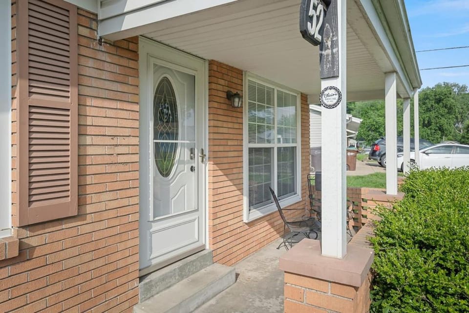 Blair's House 3 Bed 2 Bath Extended Stays Welcome House in St. Peters