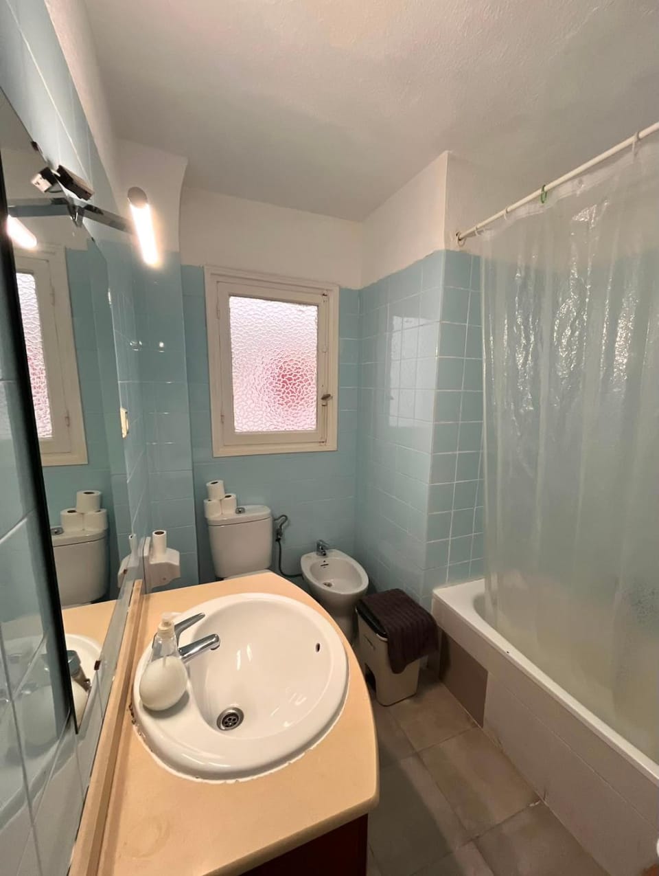 Shower, Toilet, Bathroom, Bath, towels