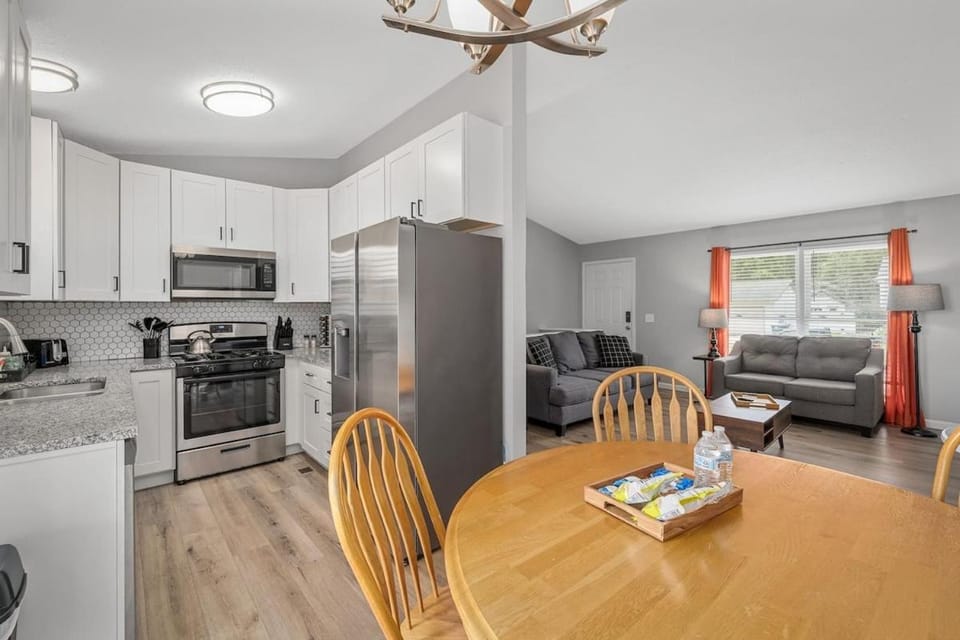 Blair's 2Bed 1Bath Game Room O'Fallon House in OFallon