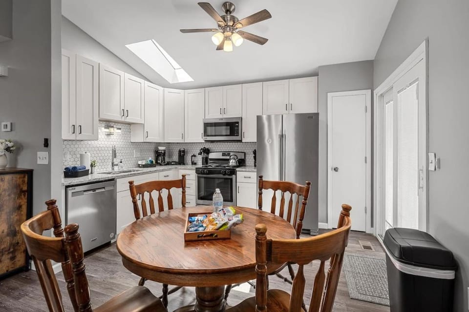Blair's Split 3Bed 2Bath Gameroom House in OFallon