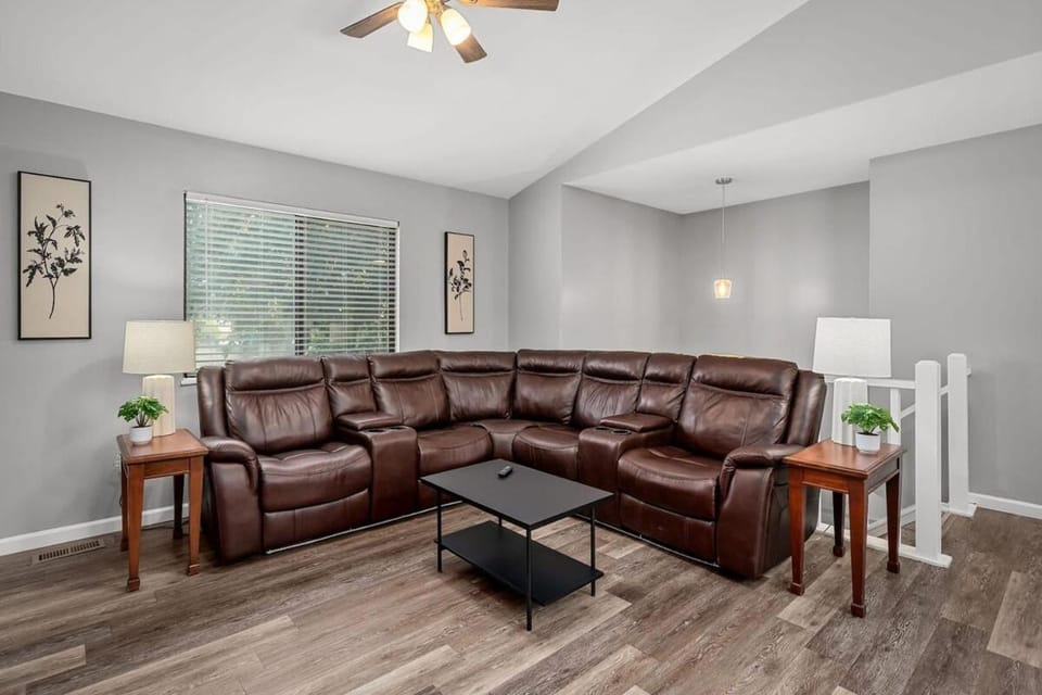 Blair's Split 3Bed 2Bath Gameroom House in OFallon