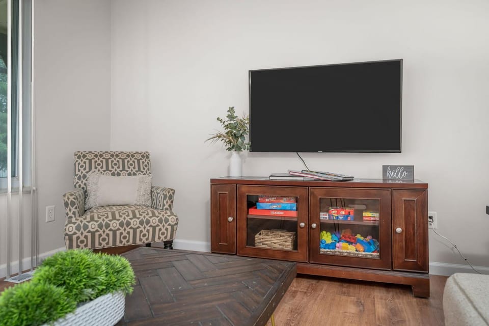 St Peters Ranch w Game Room & Wooded Backyard House in St. Peters