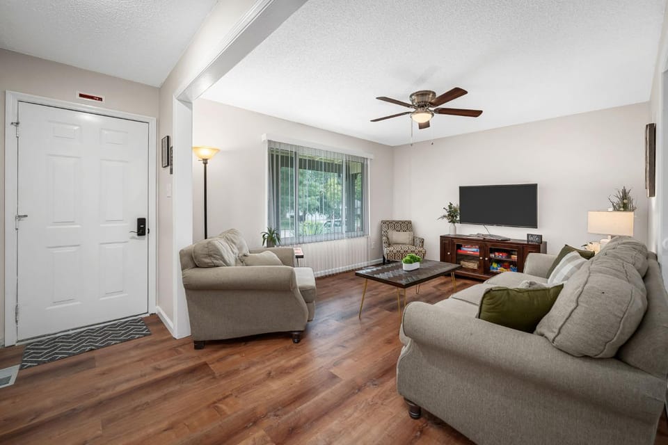 St Peters Ranch w Game Room & Wooded Backyard House in St. Peters