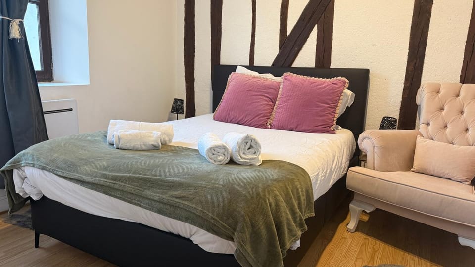 Le Magnifique Apartment in Île-de-France